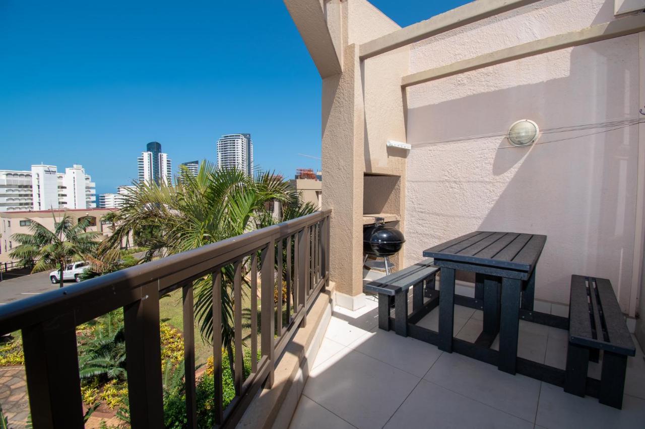 11 The Shades Umhlanga Rocks Apartment Durban Exterior photo