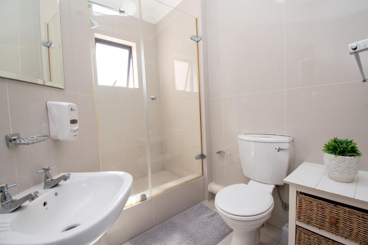 11 The Shades Umhlanga Rocks Apartment Durban Exterior photo